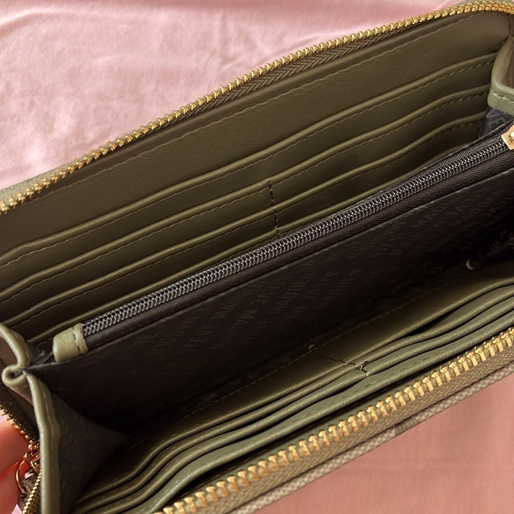 Brand New Steve Madden Olive Green Large Emmy Zip Around Wristlet Wallet - Picture 12 of 14